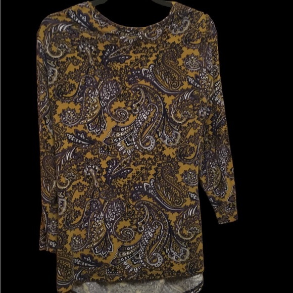 Michael Kors long sleeve slip over blouse with low cut neck. Mostly gold print - Picture 4 of 7